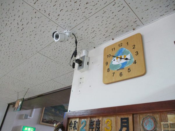 学校・教育施設の見守り・防犯対策「SDカードレコーダー内蔵防犯カメラの設置」「PF-CW1025」：設置完了