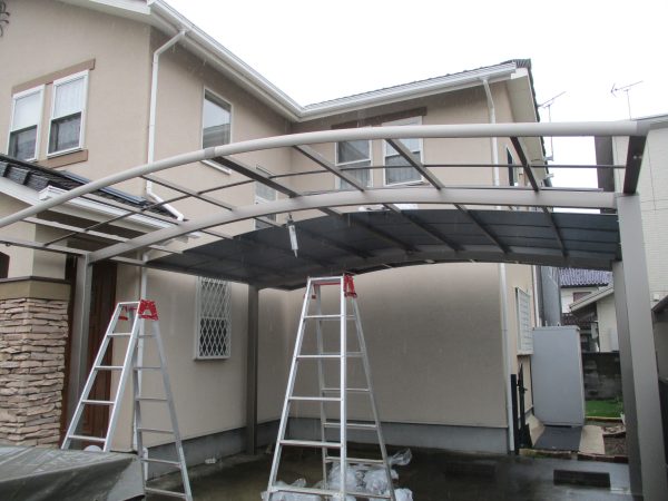防災士による車を雹などの自然災害から守る防災対策：カーポート屋根の設置