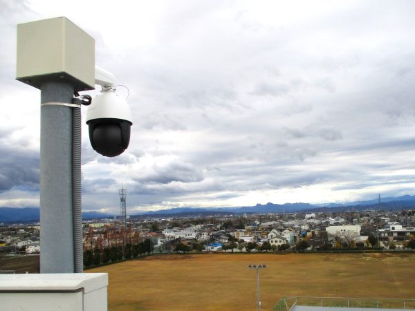 大学・教育機関の防犯カメラシステム：キャンパス監視のTPZカメラ